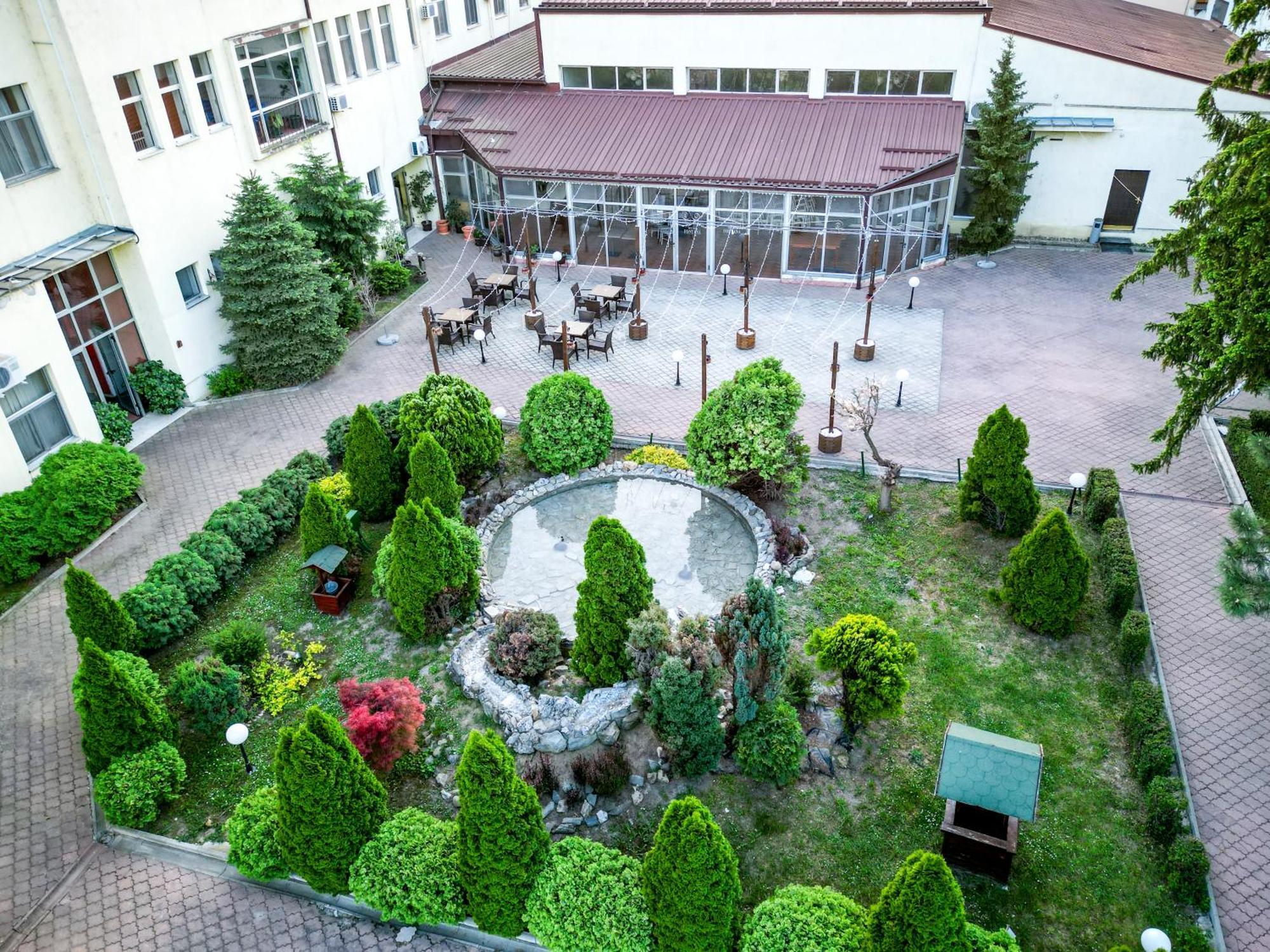 Hotel Fontana Backa Palanka Ngoại thất bức ảnh
