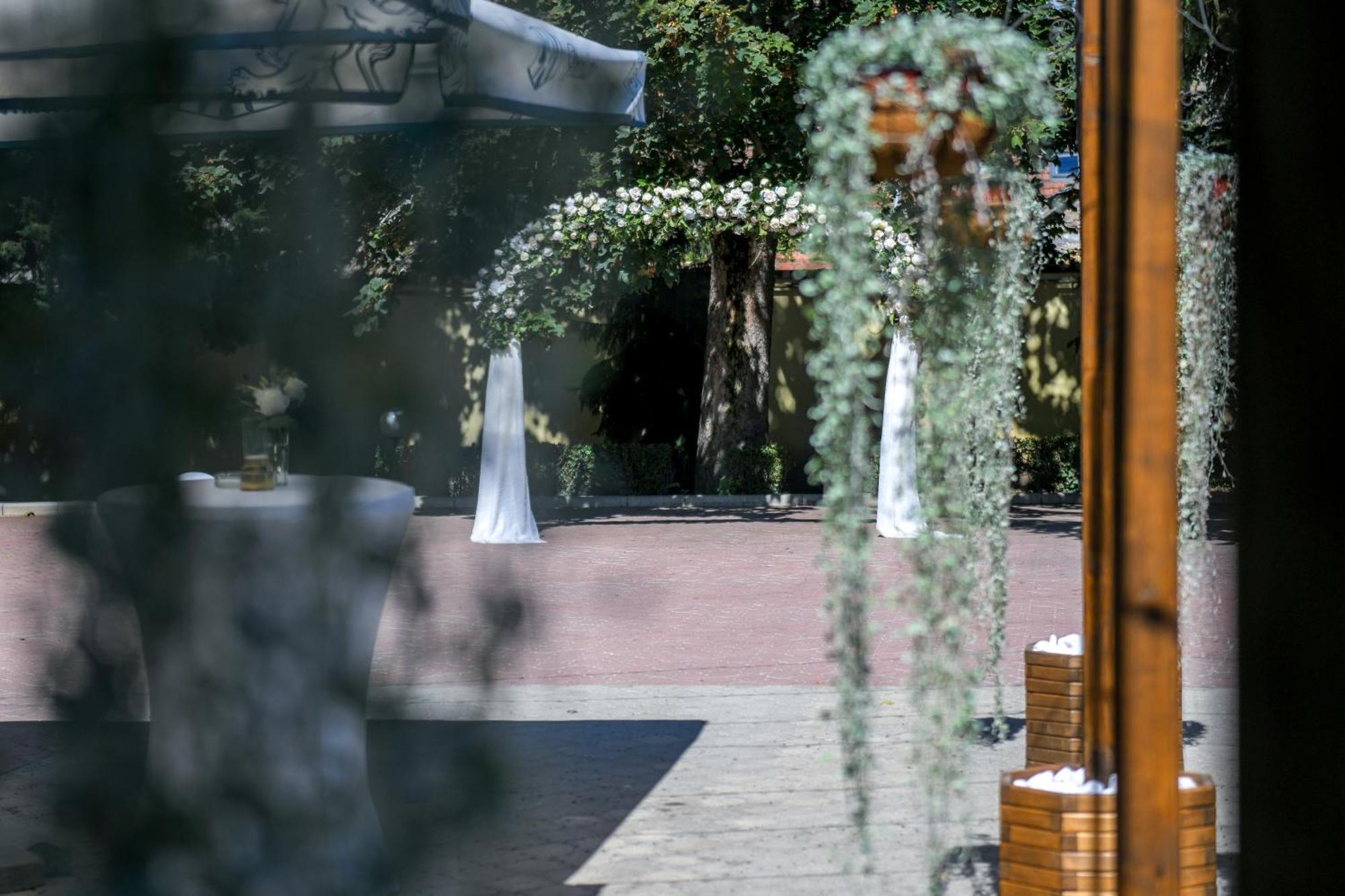 Hotel Fontana Backa Palanka Ngoại thất bức ảnh