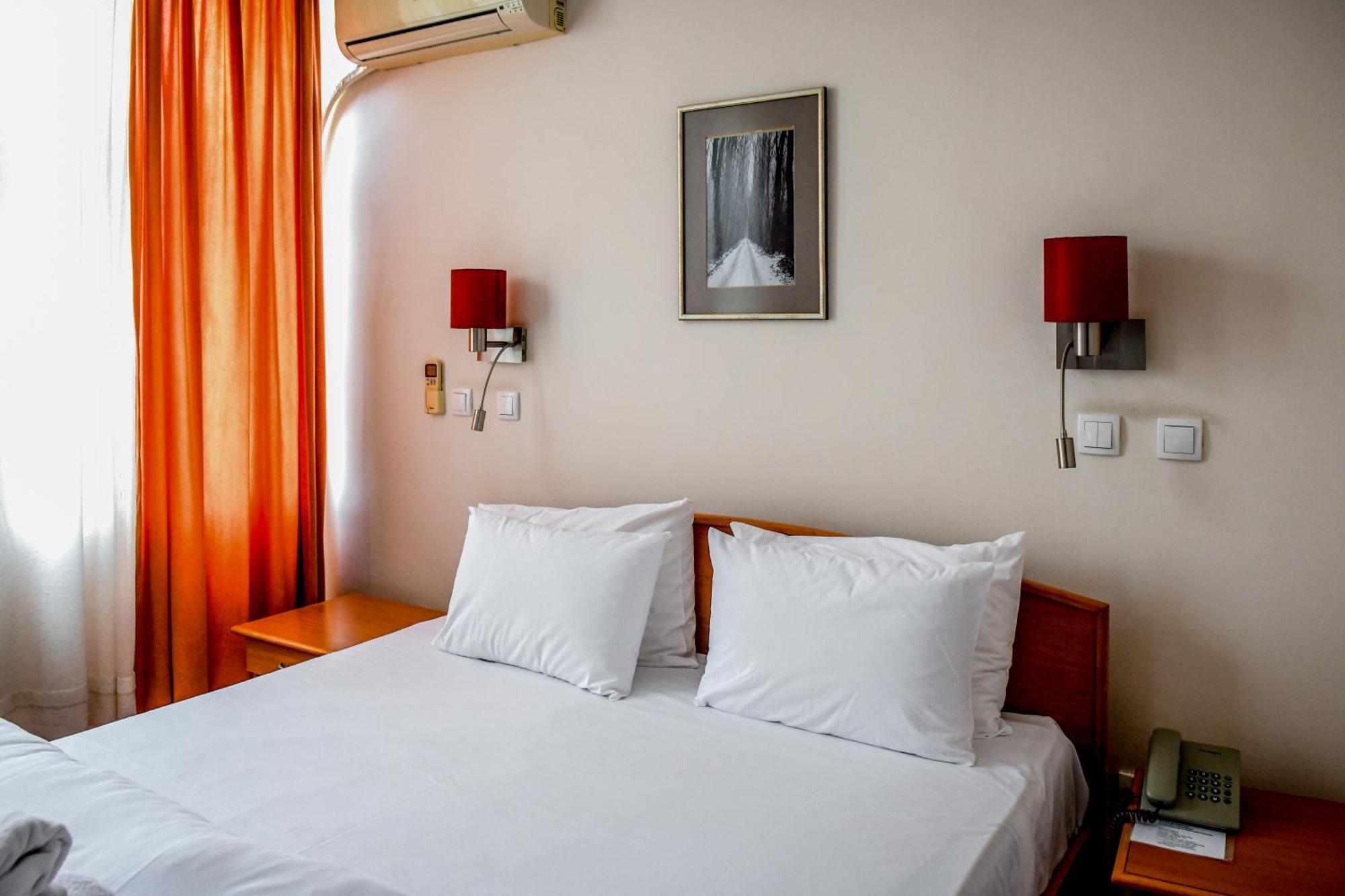 Hotel Fontana Backa Palanka Ngoại thất bức ảnh