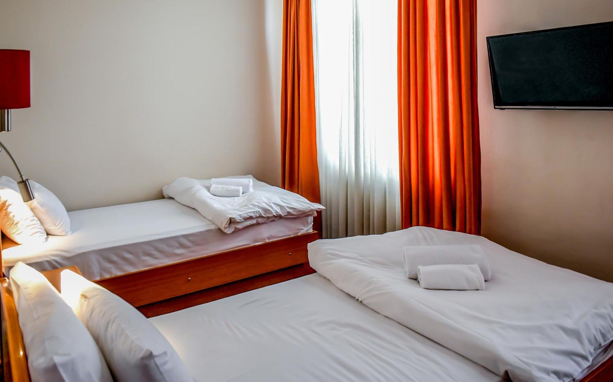 Hotel Fontana Backa Palanka Ngoại thất bức ảnh