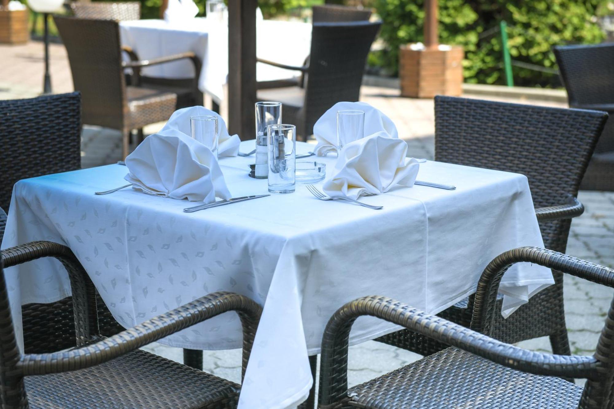 Hotel Fontana Backa Palanka Ngoại thất bức ảnh