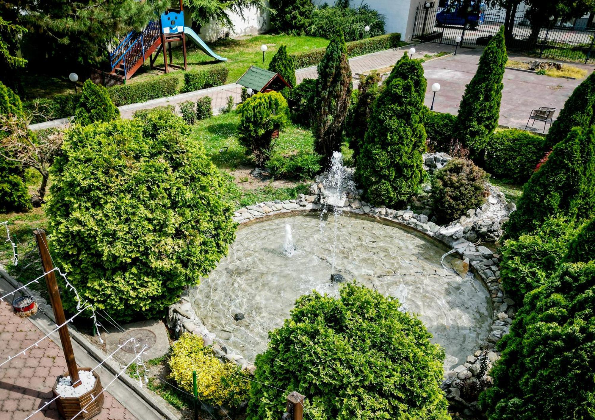 Hotel Fontana Backa Palanka Ngoại thất bức ảnh
